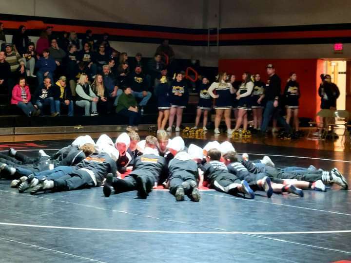 Wrestlers qualify for District 10 AA Team Tournament