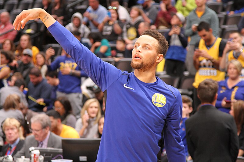 Stephen Curry drops 56 points to help Warriors 5-game winning streak