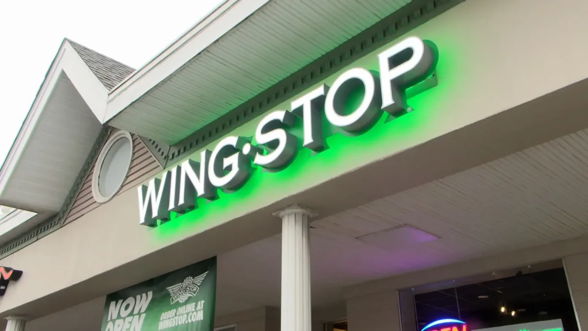 Wing Stop opens in Erie