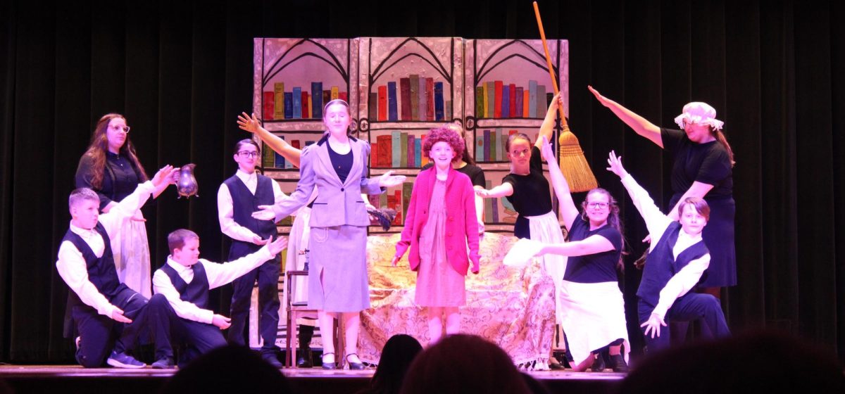 Middle school students perform 'Annie, Jr.'